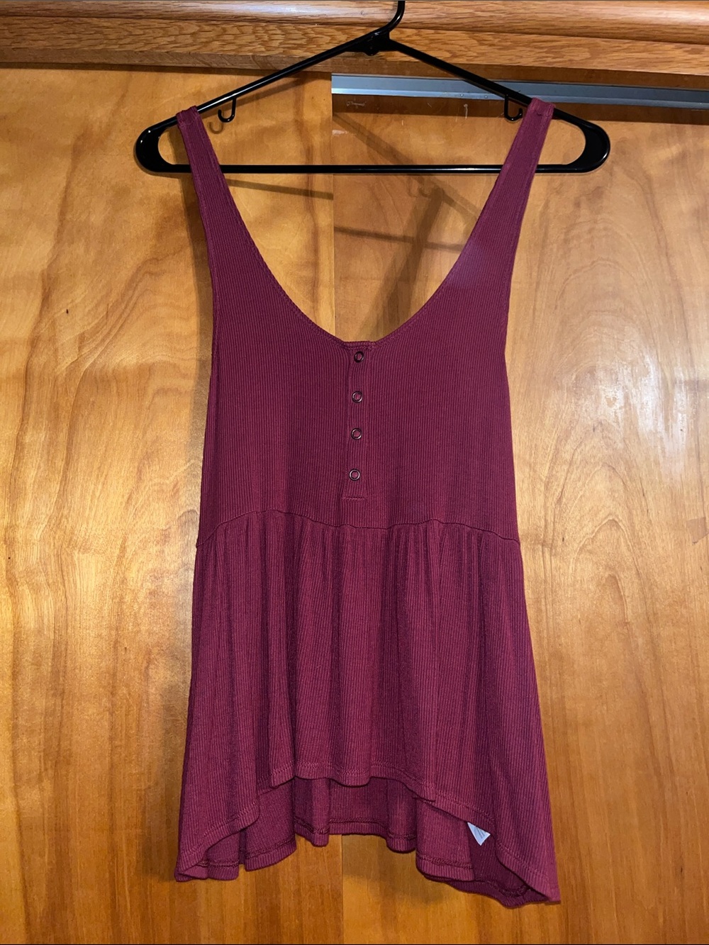 American Eagle Women’s Sleeveless V-Neck Tank Top - Burgundy